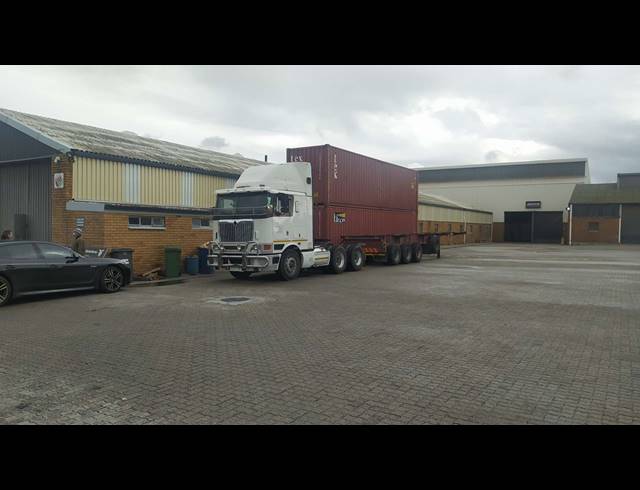 1,600M² WAREHOUSE TO LET IN EPPING INDUSTRIAL